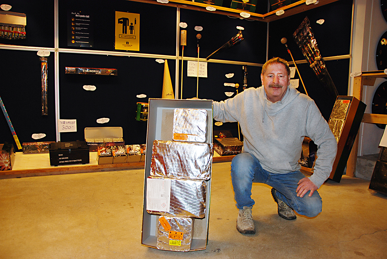 Kjeld er klar med nytårskrudtet - Randers Netavis